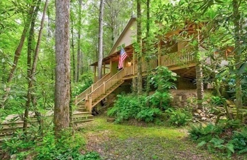 Ellijay House | Creekside Storie. Waterfalls, Hiking, Biking, Hot Tub, Creek, Creekside Storie. Hot Tub, Cohutta For.