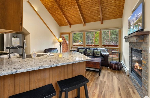 Fall River Estates Condo | Creekside Suite 11 River View!
