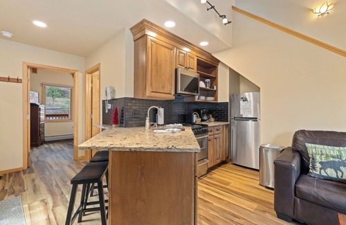 Fall River Estates Condo | Creekside Suite 11 River View!
