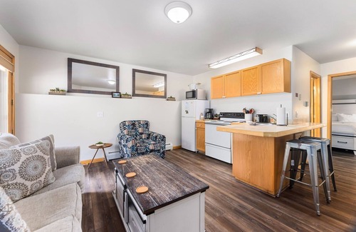 Fall River Estates Condo | Creekside Suite 16 River View!