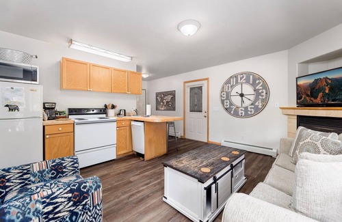 Fall River Estates Condo | Creekside Suite 16 River View!