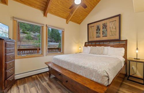 Fall River Estates Apartment | Creekside Suites 11 by Estes Park Condos