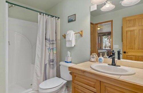 Fall River Estates Apartment | Creekside Suites 22 by Estes Park Condos