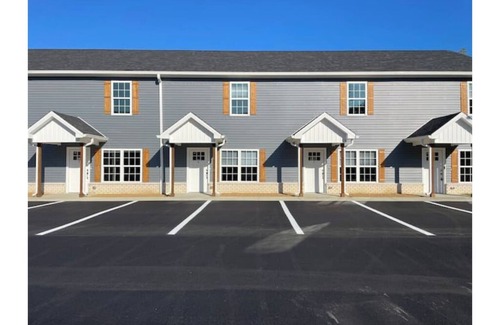Bloomingdale House | Creekside Townhomesnn