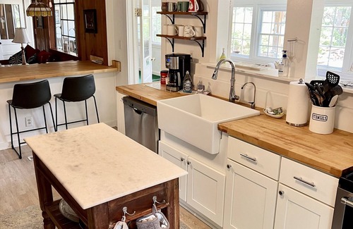 Edisto Island House | Creekwood Lodge on Store Creek-Deep water, private dock,kayaks, sandbar,crabbing