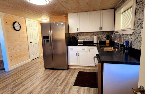 McArthur House | Creola Cottage - private land close to outdoor activities