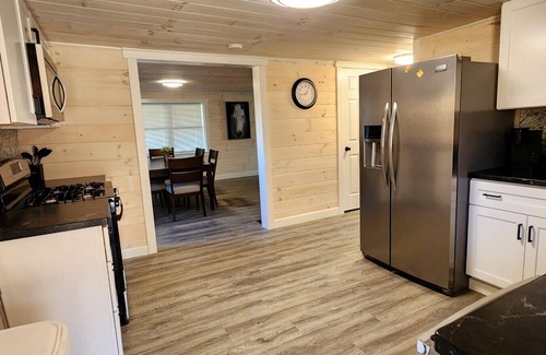 McArthur House | Creola Cottage - private land close to outdoor activities