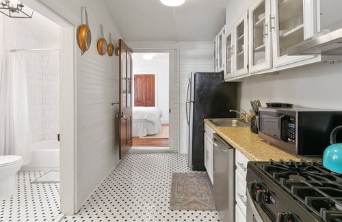 Irish Channel Apartment | Creole Cottage Apartment in the Irish Channel