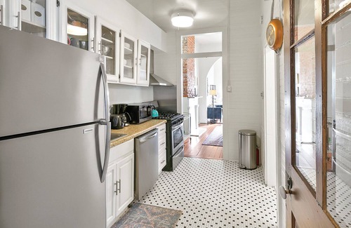Irish Channel Apartment | Creole Cottage Apartment in the Irish Channel