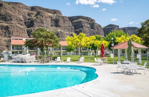 Quincy Condo | Crescent Bar Condos Unit 143