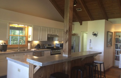 Crescent House | Crescent View-Come enjoy fishing,kayaking or just relaxing-Dock-Sleeps 10