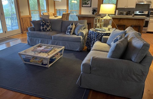 Crescent House | Crescent View-Come enjoy fishing,kayaking or just relaxing-Dock-Sleeps 10