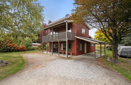Wanaka House | Crescent View - Wanaka Holiday Home