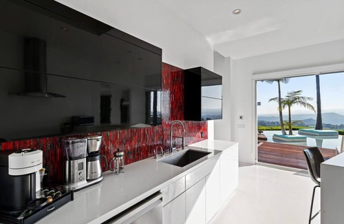 Hollywood Hills House | Crest Estate by Stay Awhile Villas