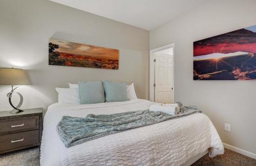 Central Colorado Springs House | Cresthaven Hall 2 Mins to UCCS Family Fun & BBQ