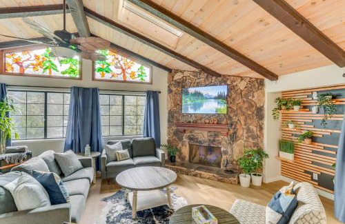 Crestline House | Crestline Home with Private Hot Tub Steps to Lake!