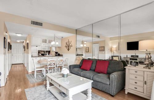 Butler Beach Apartment | Creston House