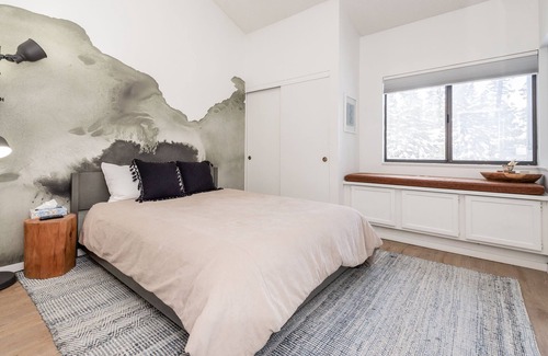 Woodwinds Condo | Crestview B #44 - Newly Updated Spacious and updated. 1 bedroom + Loft, 3 Bathrooms, Sleeps 7!