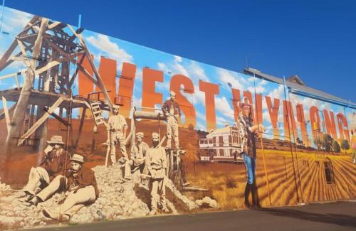 West Wyalong House | Creswell Street Cottage