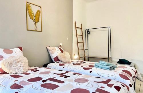 Saint-Chamas Apartment | Creux de l'Église 2 - Cosy, Centre-ville, Calme, 4 personnes