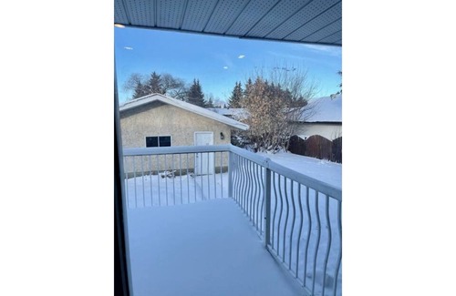 Southeast Edmonton House | Crew Furnished 3BDR Home Southeast Edmonton