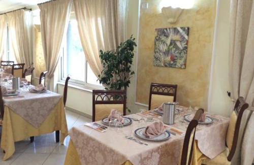 Gizzeria Hotel | Cridda Hotel & Restaurant