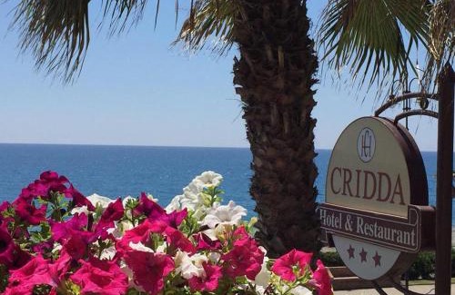 Gizzeria Hotel | Cridda Hotel & Restaurant