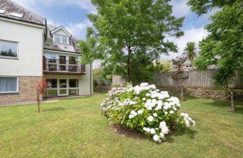 Carlyon Bay Apartment | Crinnis