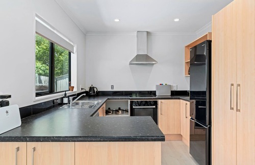Lowburn House | Cromwell Charmer - Cromwell Holiday Home