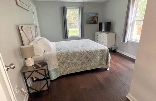Todd Cottage | Crooked Creek Cottage, West Jefferson, NC. Only 30 minutes from AppState Stadium