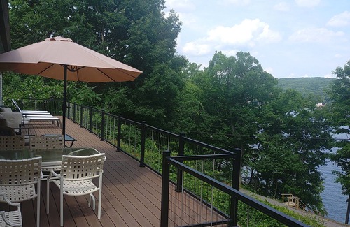 Town of Jerusalem House | Crooked Lake Keuka Dream