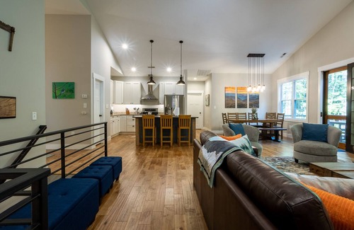 Fairview House | Crooked Maple Cottage | Quaint, Pet-Friendly Home Near Asheville!