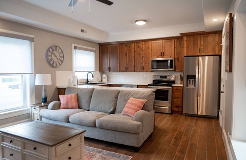 Richmond Apartment | Crosley Loft Apartment 8B