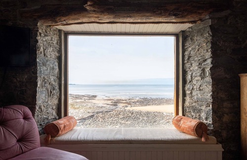 Lahinch House | Cross Seas House - Ireland's Closest House to the Sea , Cross Seas - 2 Bedrooms: 1 Double Rooms, 1 T
