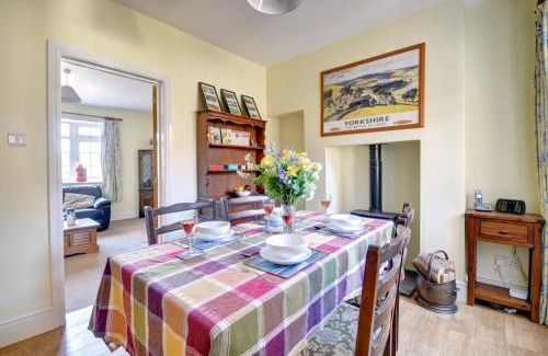 Grosmont House | Crossing Keepers Cottage