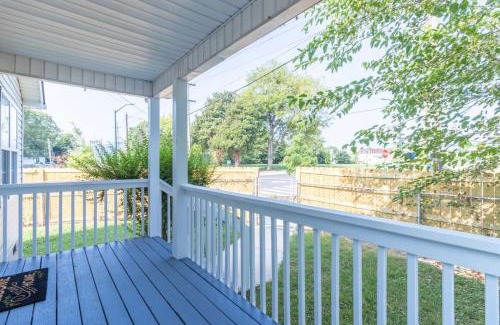 Downtown Chattanooga House | Crossroads Cottage l Grill & high speed internet