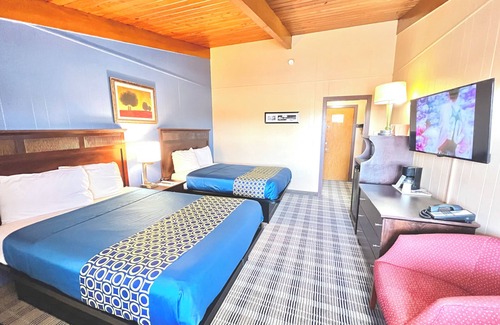 Elkhorn Hotel | Crossroads Motel