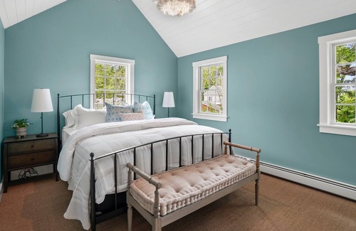 Cape Porpoise Apartment | "Crow's Nest", Luxurious One-Bedroom in Historic Cape Porpoise