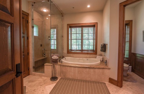 West Jefferson House | Crown Oak Luxury Home
