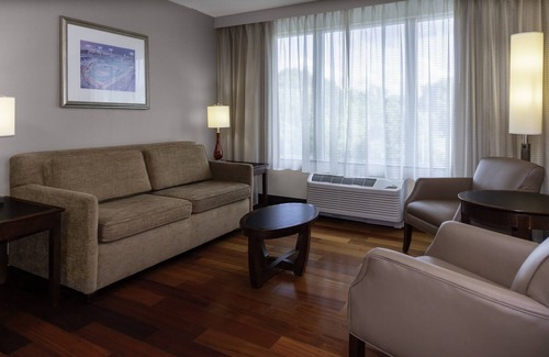 Woburn Hotel | Crowne Plaza Boston - Woburn by IHG