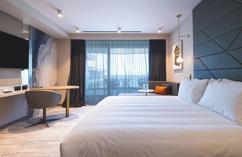 Constanta Hotel | Crowne Plaza Constanta Mamaia Beach by IHG