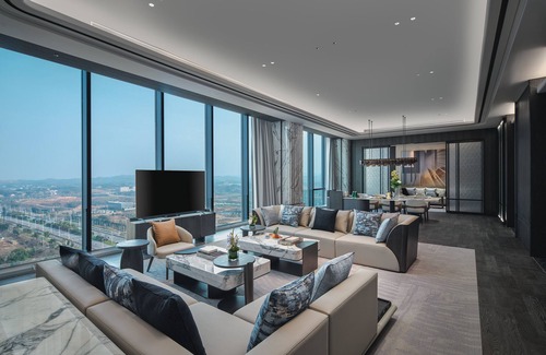 Echeng District Hotel | Crowne Plaza Ezhou by IHG