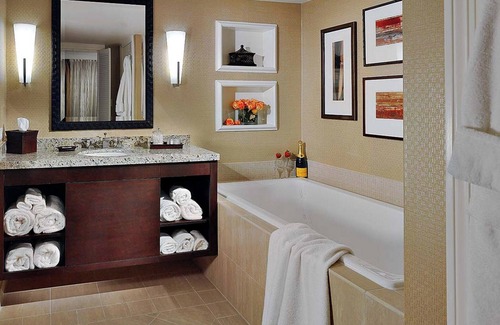 Northside Hotel | Crowne Plaza Hotel Jacksonville Airport/I-95N by IHG