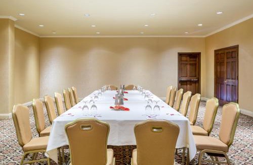 Mission Valley West Resort | Crowne Plaza Hotel Mission Valley by IHG