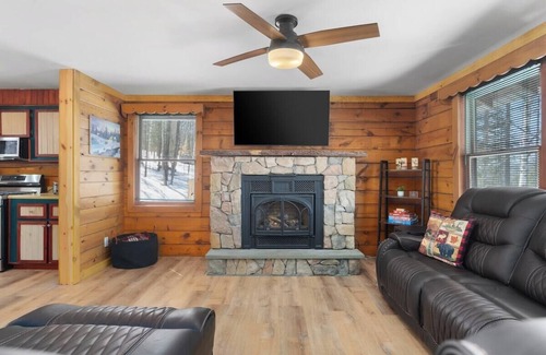 Indian Lake Cabin | Crows Nest Cabin -Mountain View - Hot Tub & Sauna