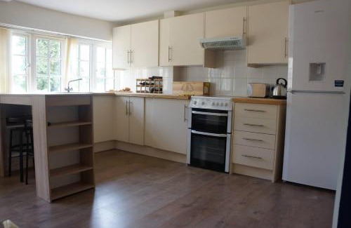 Ampney Crucis House | Crucis Park Estate