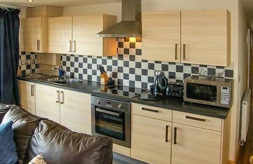 Y Felinheli Apartment | CRUD YR AWEL, romantic, country holiday cottage in Y Felinheli