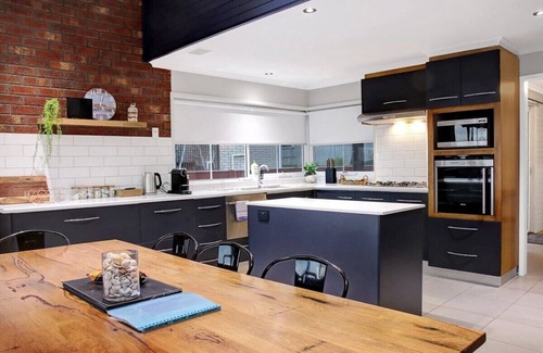 Ocean Grove House | Cruickshank Retreat I Spa and Dip Pool