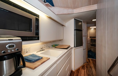 Destin Boat Rental | Cruise, Dine, and Stay aboard The Destin!