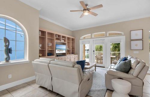 Navarre Beach House | Crustacean Sensation